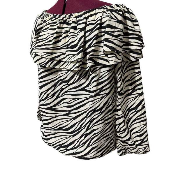 MICHAEL KORS Zebra Off-the-Shoulder Long Sleeve Ruffle Crepe Top NWT Medium - Picture 7 of 11